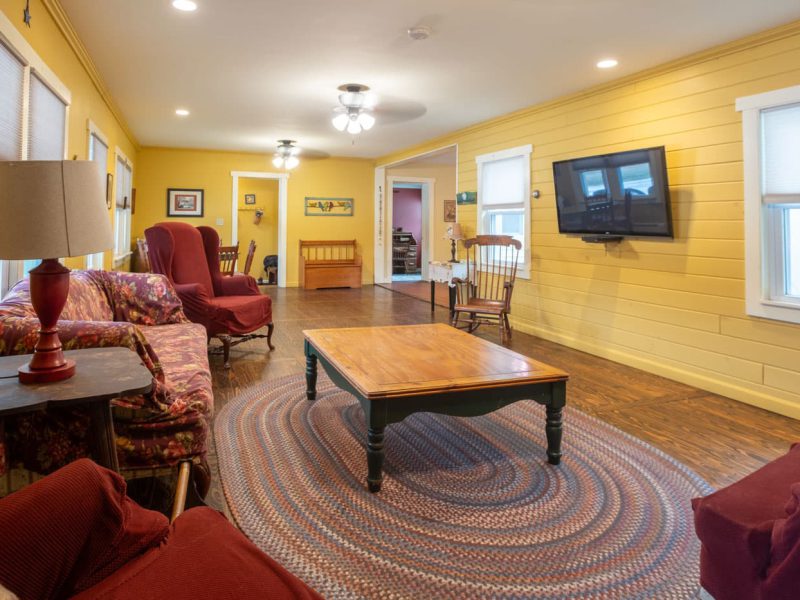 suite-living-room-01